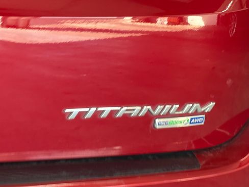 Used 2018 Ford Edge Titanium w/ Equipment Group 302A AWD/4WD image 26