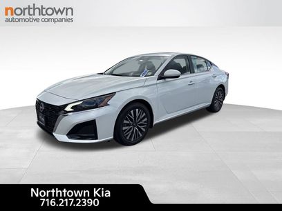 Used 2023 Nissan Altima 2.5 SV w/ SV Premium Package