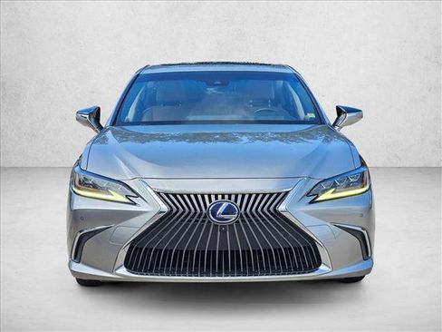 Used 2019 Lexus ES 300h w/ Accessory Package 2 FWD image 2