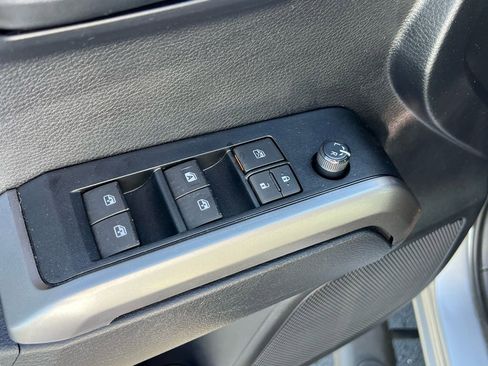 Certified 2019 Toyota Tacoma SR5 image 12