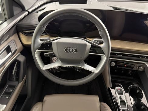 Used 2025 Audi Q5 Premium Plus w/ Premium Plus image 13