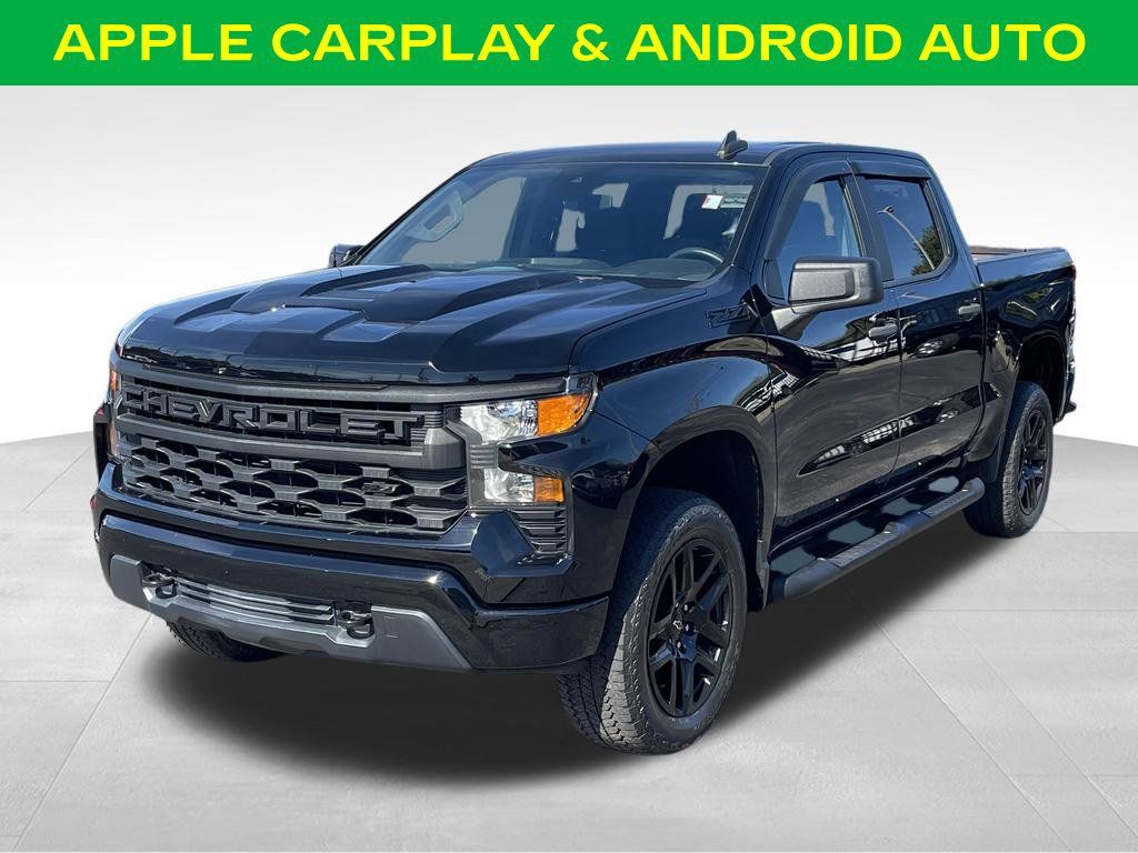 Used 2022 Chevrolet Silverado 1500 Custom Trail Boss w/ Midnight Edition AWD/4WD image 4