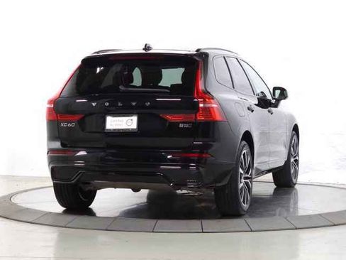 Used 2025 Volvo XC60 B5 Plus AWD/4WD image 12