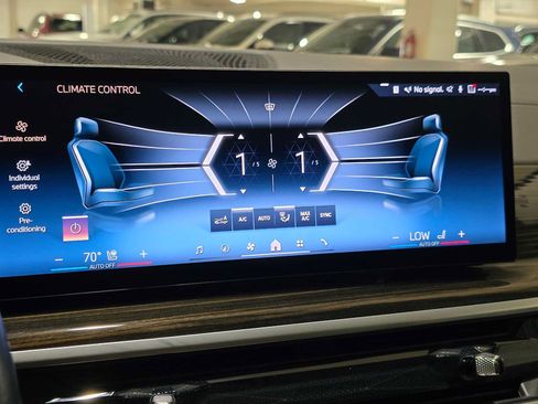 Used 2025 BMW X7 xDrive40i AWD/4WD image 30
