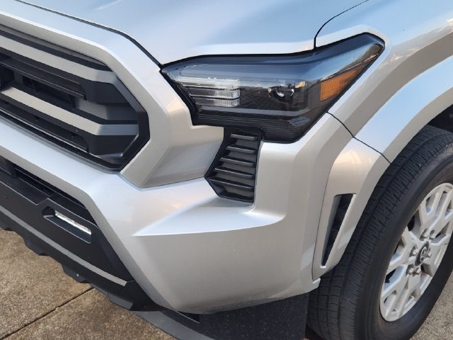 Used 2024 Toyota Tacoma SR5 RWD image 8