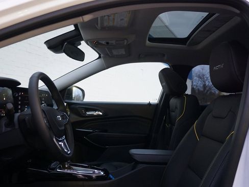 Used 2025 Chevrolet Trax ACTIV w/ Sunroof Package image 25