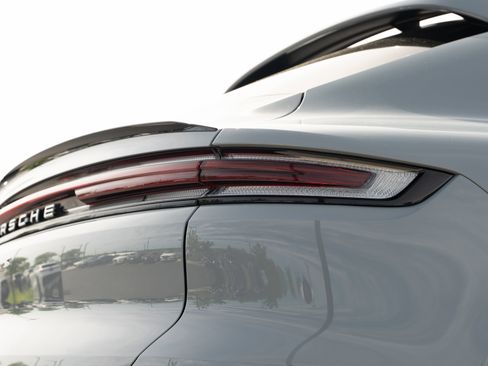Used 2025 Porsche Cayenne S AWD/4WD image 36