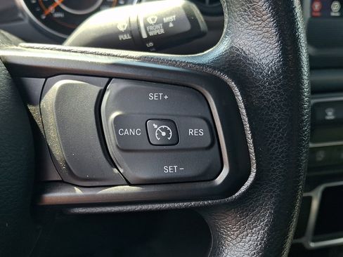 Certified 2022 Jeep Wrangler Sport AWD/4WD image 22