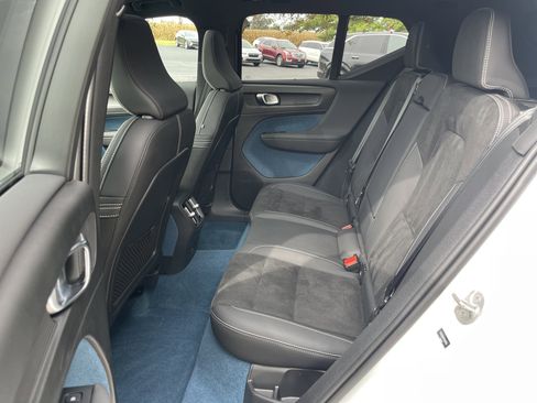 Used 2023 Volvo XC40 Recharge Ultimate w/ Protection Package Premier image 18