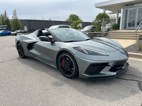 Used 2024 Chevrolet Corvette Stingray Premium Conv w/ Z51 Performance Package RWD image 2