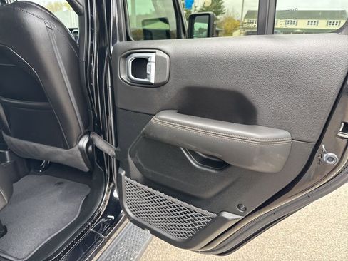 Used 2021 Jeep Wrangler Unlimited Sahara AWD/4WD image 27