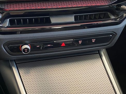 Used 2025 BMW 330i xDrive Sedan w/ Convenience Package image 27