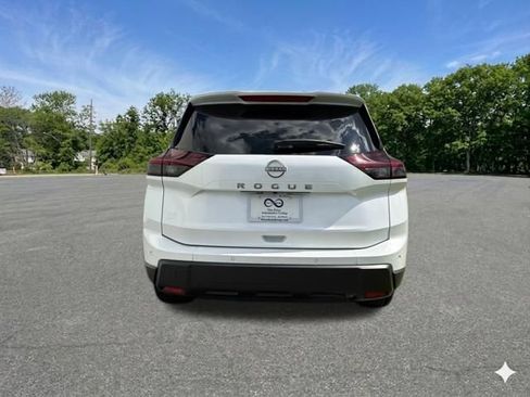 Used 2025 Nissan Rogue SV FWD image 7