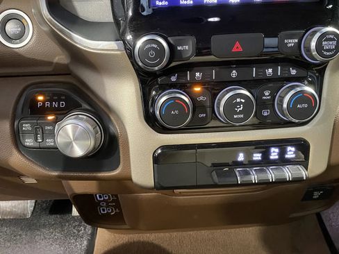 Used 2019 RAM 1500 Laramie image 15