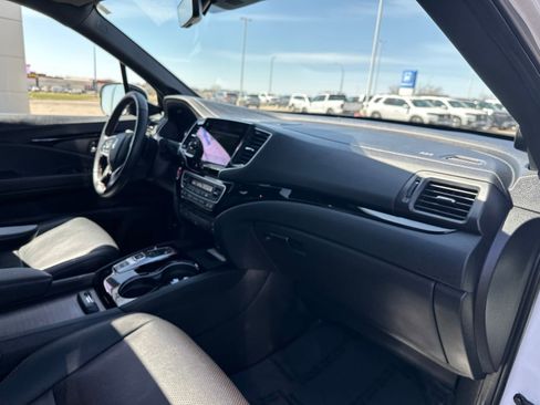 Used 2021 Honda Pilot Black Edition image 47