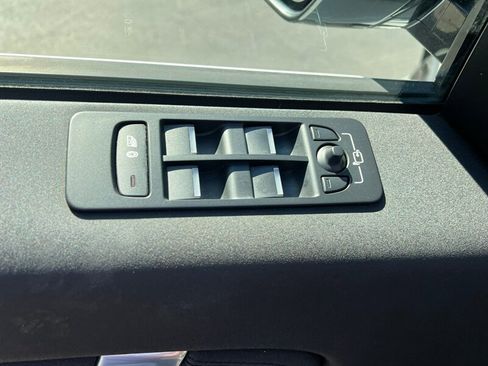 Used 2020 Land Rover Discovery Sport image 26