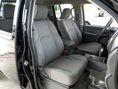 Used 2018 Nissan Frontier SV RWD image 32
