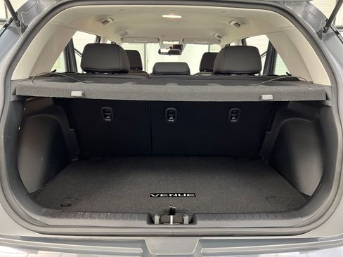 Used 2025 Hyundai Venue SE FWD image 28