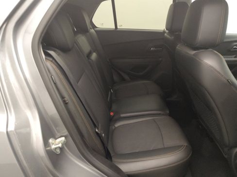 Used 2020 Chevrolet Trax LT w/ Driver Confidence Package AWD/4WD image 19