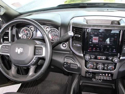 Used 2019 RAM 2500 Big Horn w/ Black Appearance Package AWD/4WD image 21