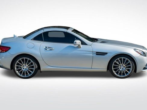 Used 2017 Mercedes-Benz SLC 300 image 30