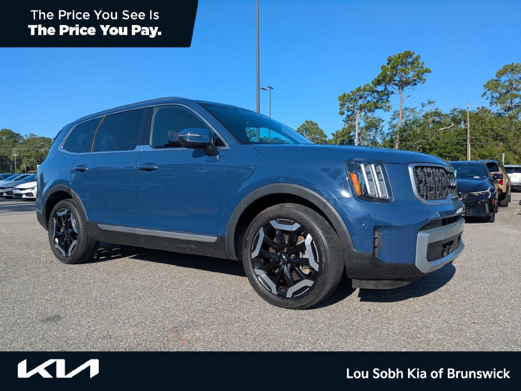 Used 2023 Kia Telluride EX w/ EX Captain's Chair Package AWD/4WD image 1