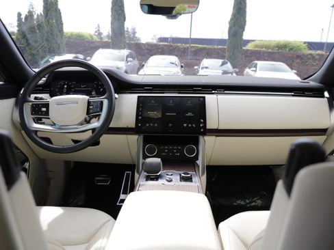 Used 2023 Land Rover Range Rover SE AWD/4WD image 14