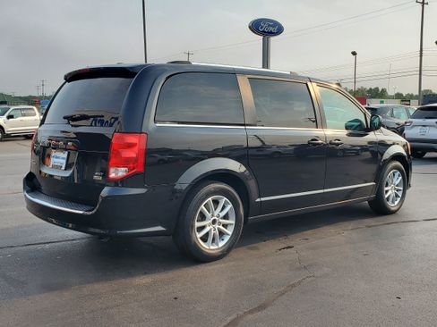 Used 2019 Dodge Grand Caravan SXT FWD image 4