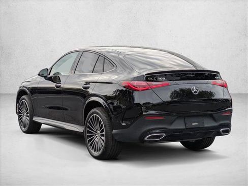 Used 2025 Mercedes-Benz GLC 300 4MATIC image 8