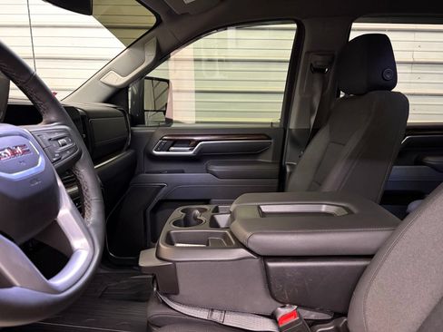 Used 2025 GMC Sierra 3500 SLE w/ SLE Value Package AWD/4WD image 21
