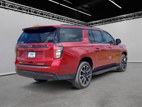 Used 2024 Chevrolet Suburban RST w/ Luxury Package AWD/4WD image 5
