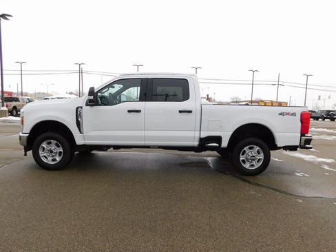 New 2025 Ford F350 XLT image 9