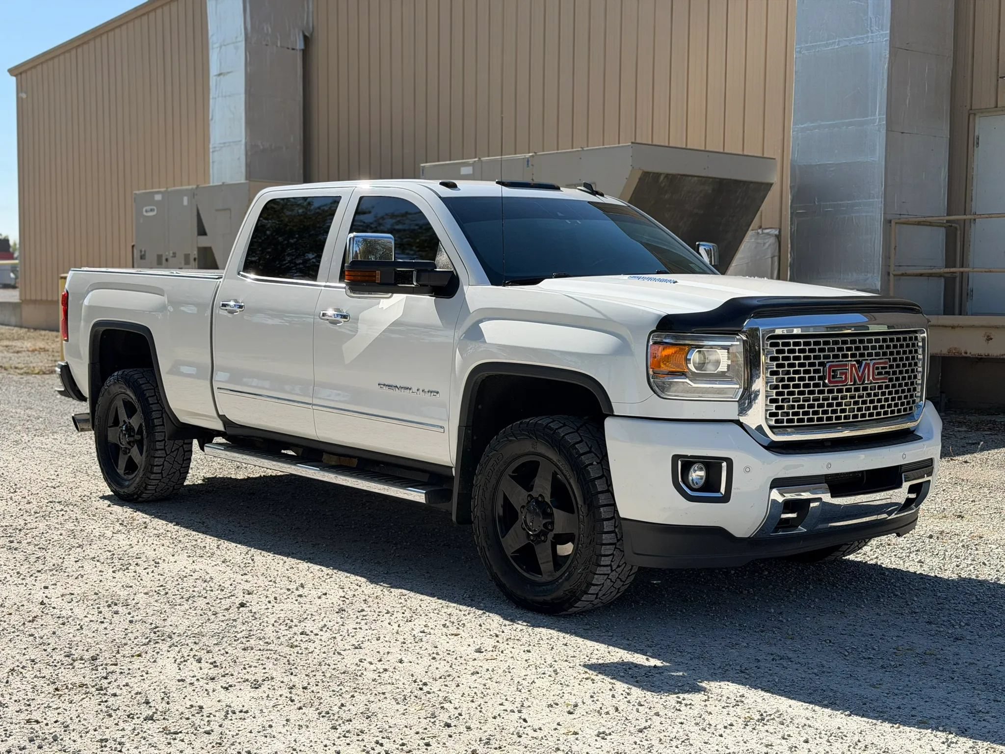 Used 2015 GMC Sierra 2500 Denali w/ Duramax Plus Package AWD/4WD image 3