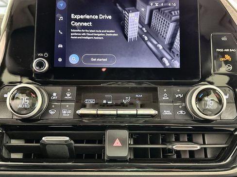 Used 2024 Toyota Highlander LE image 20