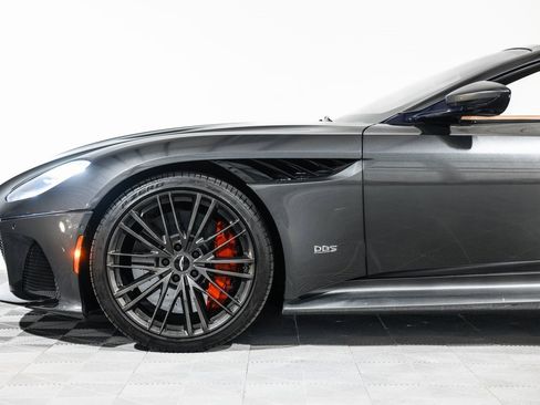 Used 2021 Aston Martin DBS Superleggera Volante image 15