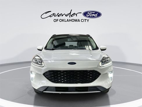 Used 2020 Ford Escape Titanium w/ Titanium Premium Package 2.0 image 3