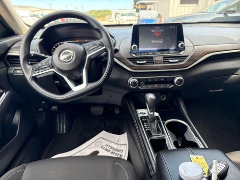 Used 2023 Nissan Altima 2.5 SV image 5