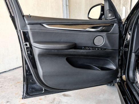 Used 2018 BMW X5 xDrive50i image 38