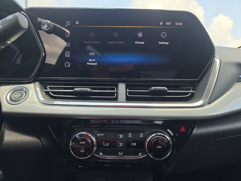 New 2026 Chevrolet Trax LT w/ LT Convenience Package FWD image 21