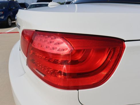 Used 2011 BMW 328i Convertible w/ Premium Pkg image 11