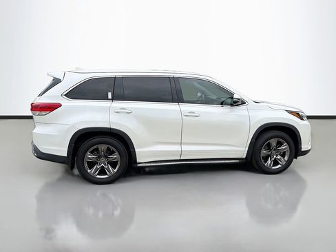 Used 2019 Toyota Highlander Limited Platinum AWD/4WD image 4