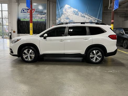 Used 2022 Subaru Ascent Premium w/ Convenience Package AWD/4WD image 2