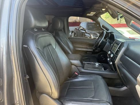 Used 2018 Ford Expedition Limited w/ Equipment Group 302A RWD image 30