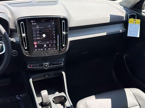 New 2026 Volvo XC40 B5 Core w/ Climate Package AWD/4WD image 26