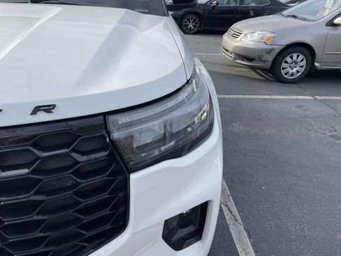 Used 2025 Ford Explorer ST-Line w/ ST-Line Street Pack AWD/4WD image 14