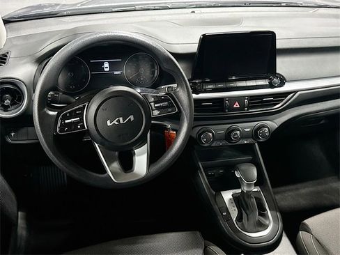 Used 2023 Kia Forte LXS image 19