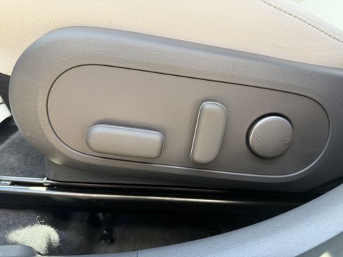Certified 2025 Hyundai Kona SEL FWD image 29