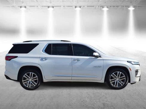 Used 2023 Chevrolet Traverse High Country w/ LPO, Floor Liner Package AWD/4WD image 9