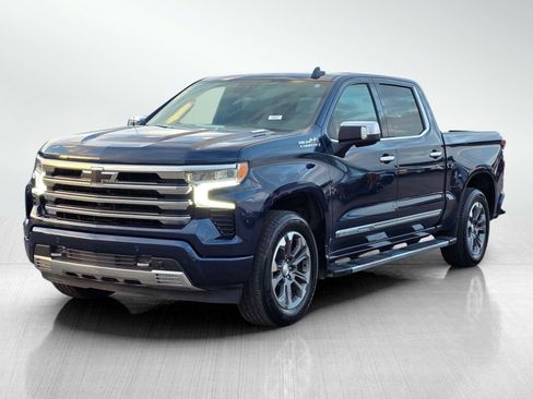 Used 2023 Chevrolet Silverado 1500 High Country w/ Technology Package image 3