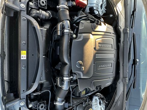 Used 2016 Jaguar XF R-Sport image 59